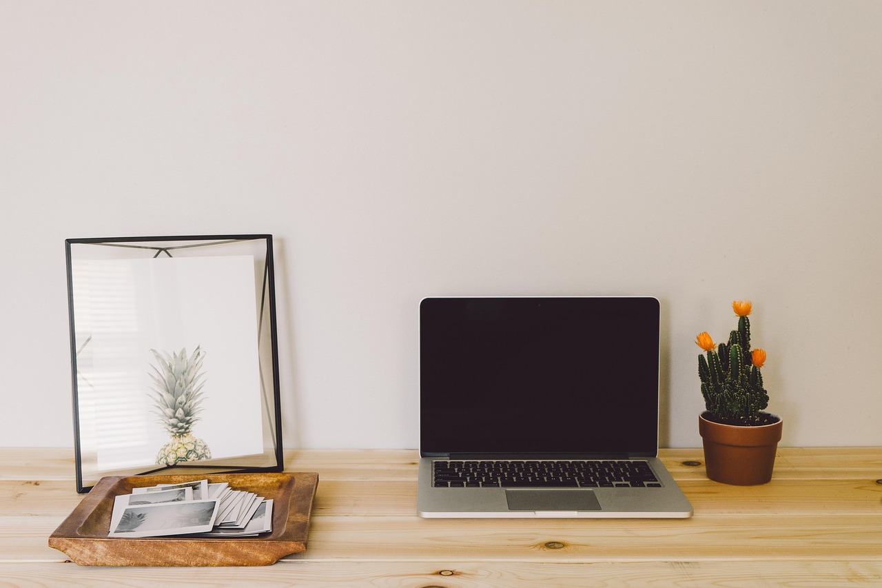 entdecken sie effektive tipps und kreative ideen für ihr home office. erfahren sie, wie sie einen produktiven arbeitsbereich zu hause gestalten können, um arbeit und freizeit optimal zu vereinen.