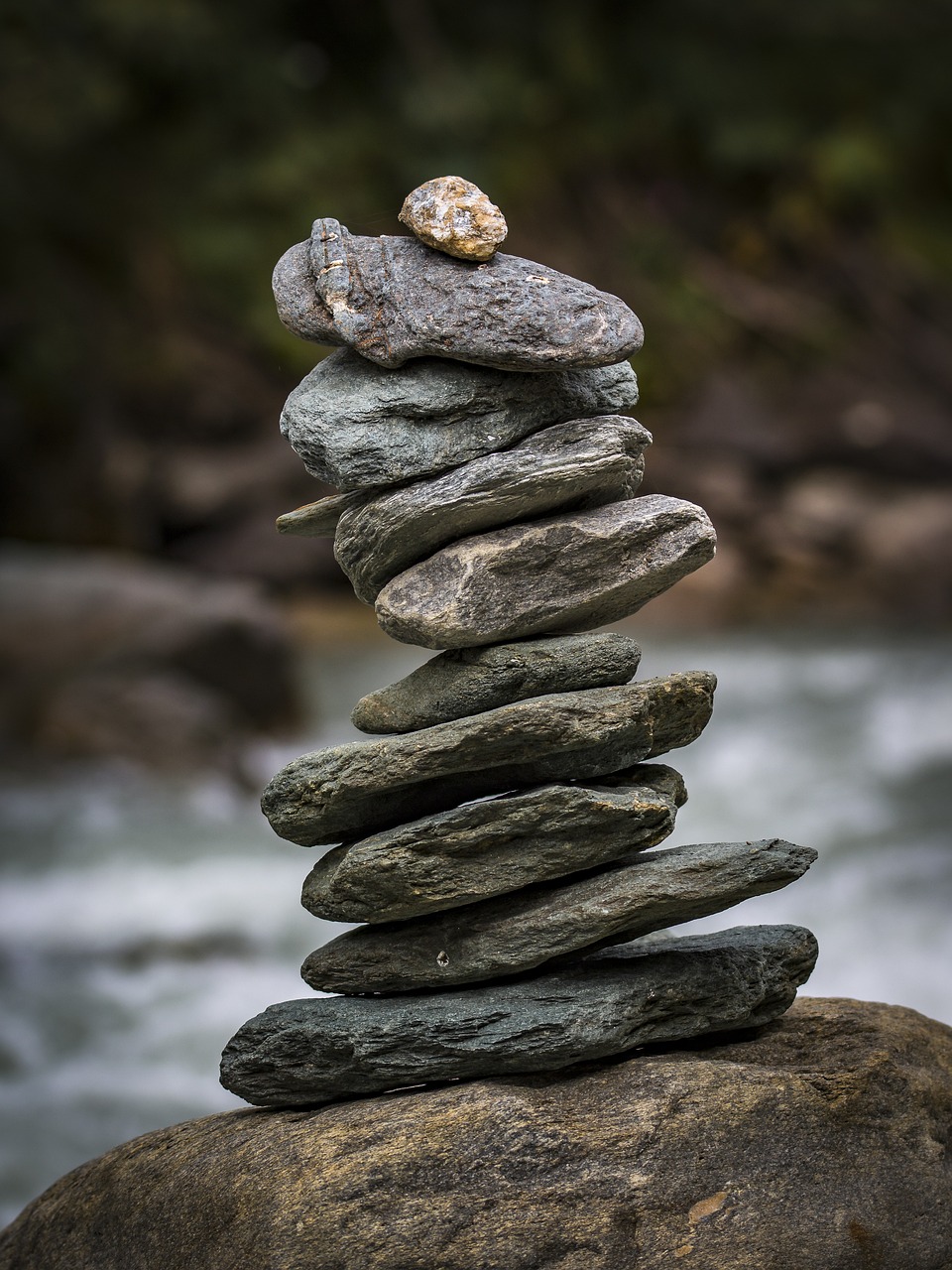 entdecken sie die welt der meditation: erfahren sie mehr über techniken, vorteile und tipps für ihre tägliche praxis. finden sie innere ruhe und stärken sie ihre mentale gesundheit mit meditation.